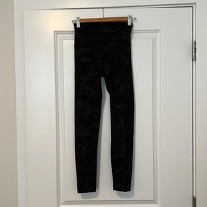 Lululemon Wunder Train High Rise Tight 25” in Coal Camo